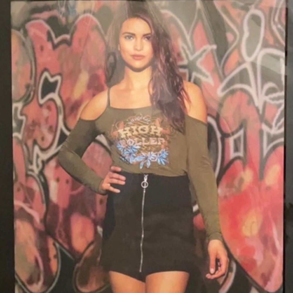 New in Package HIGH DEMAND High Roller Cold Shoulder Top S-M